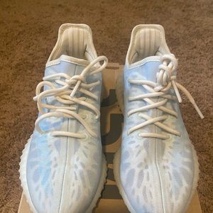 Yeezy Boost, Monice Great condition!!!!